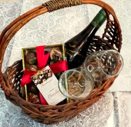 Chocolate & Wine Hamper 16 Chocolate & Wine Hamper